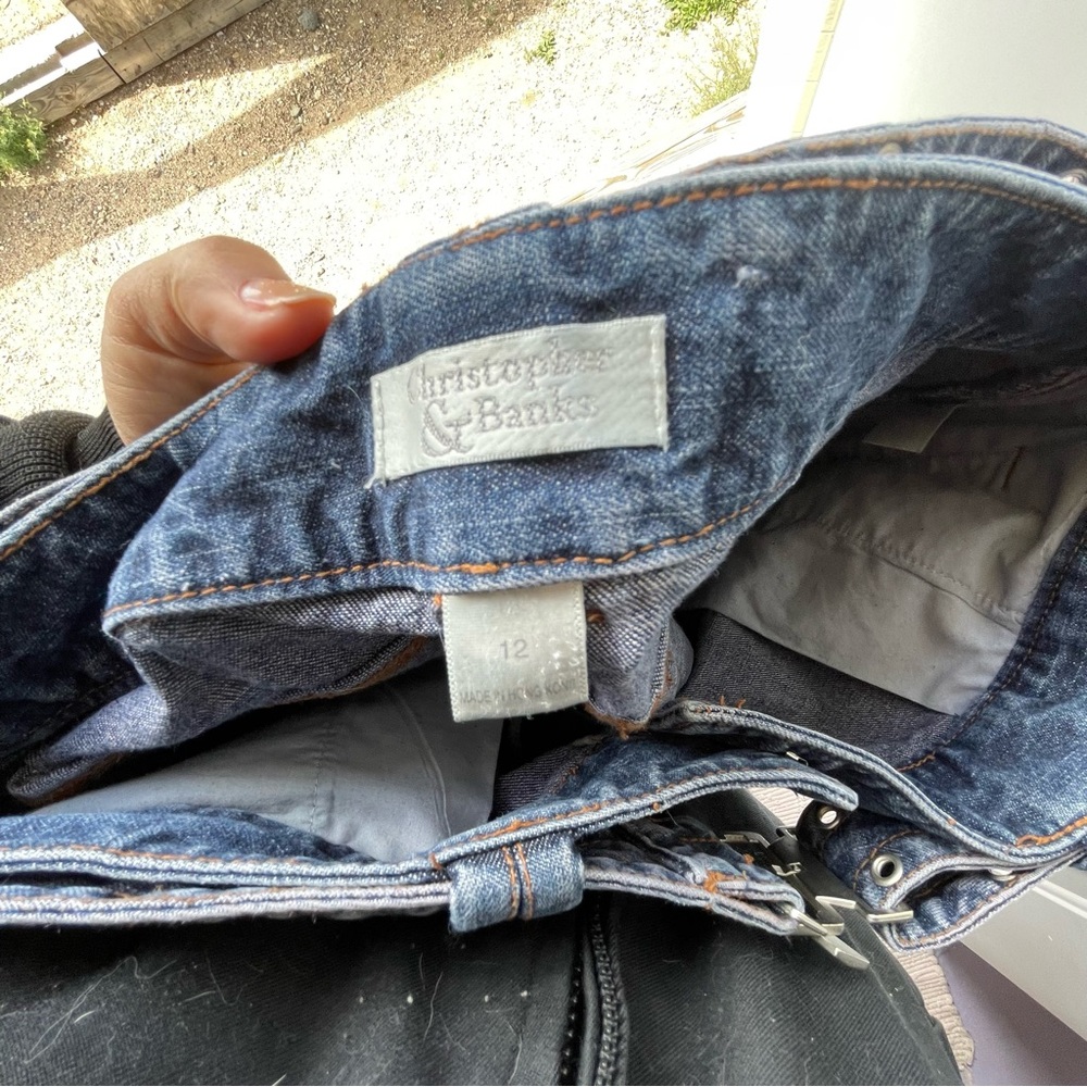 High-waisted, blue denim jeans with Adjustable metal belt #y2kfashion #momjeans - Picture 7 of 7